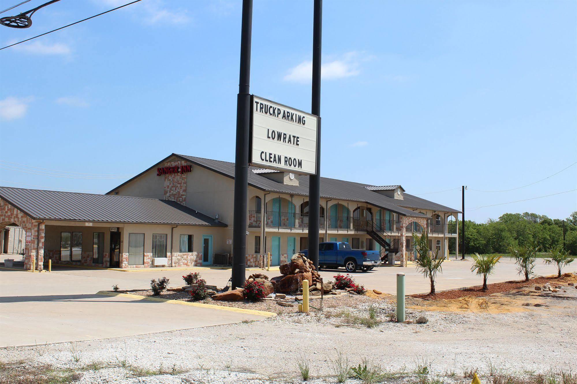 Sanger Inn Exterior photo