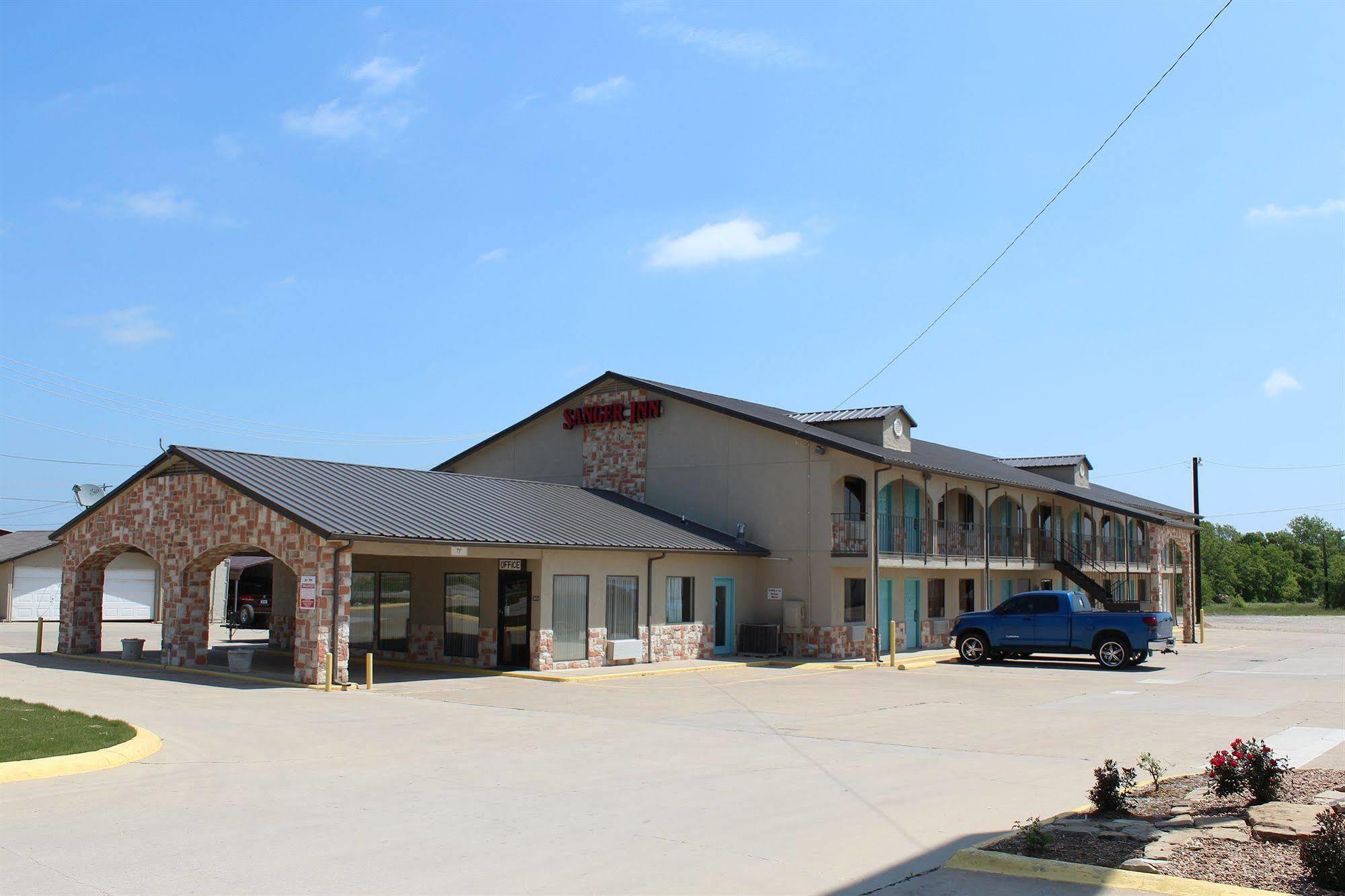 Sanger Inn Exterior photo